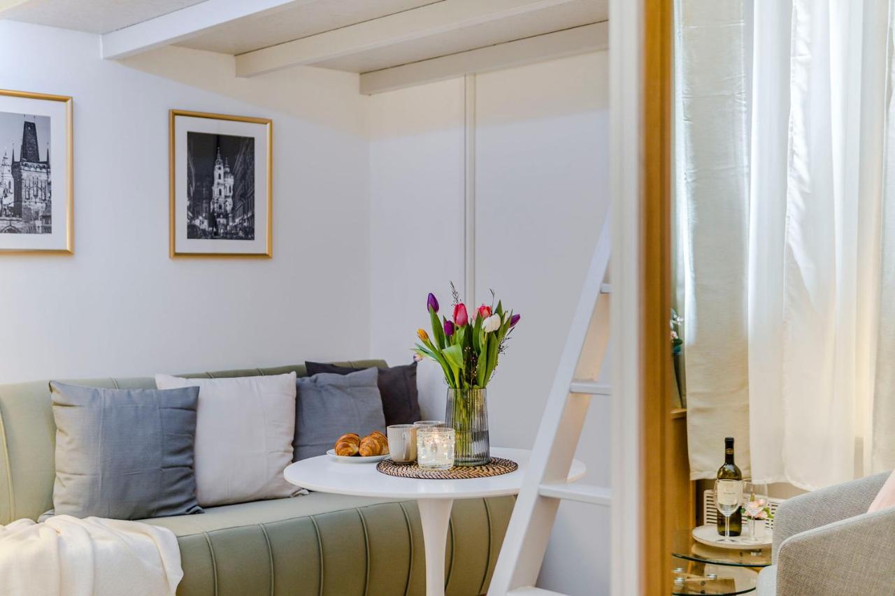 Prague Apt Near Charles Bridge By Michal&Friends Exteriör bild
