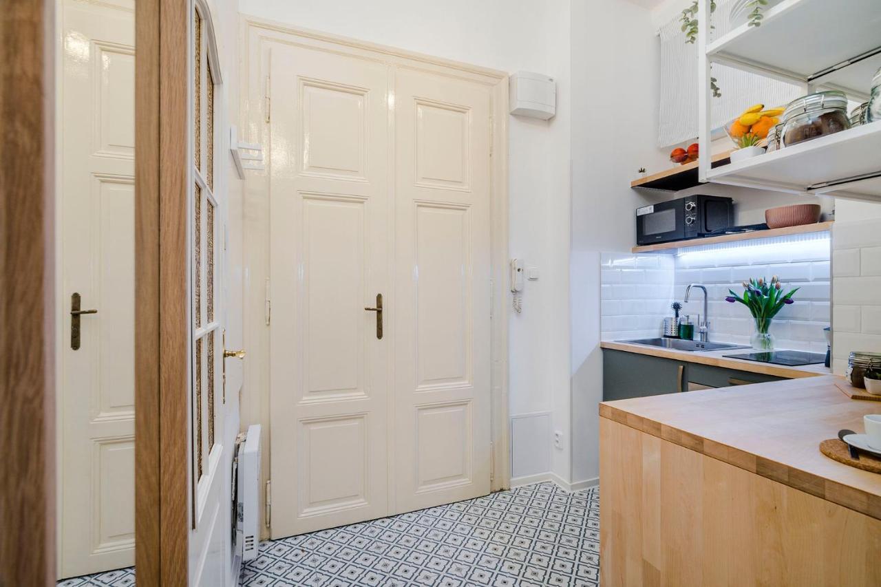 Prague Apt Near Charles Bridge By Michal&Friends Exteriör bild