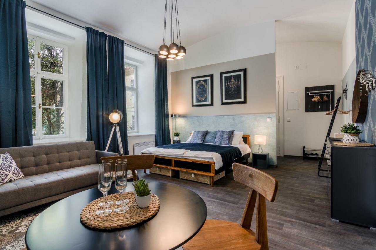 Prague Apt Near Charles Bridge By Michal&Friends Exteriör bild
