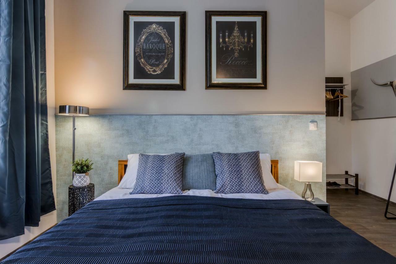 Prague Apt Near Charles Bridge By Michal&Friends Exteriör bild